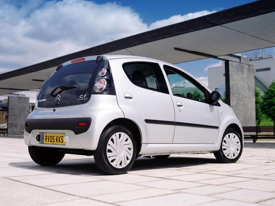  Citroen C1 5-Door 2005 года  (UK) (фото 9 из 11)